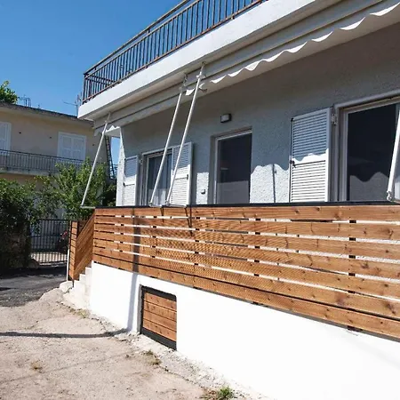 Dimi House Semesterbostad *